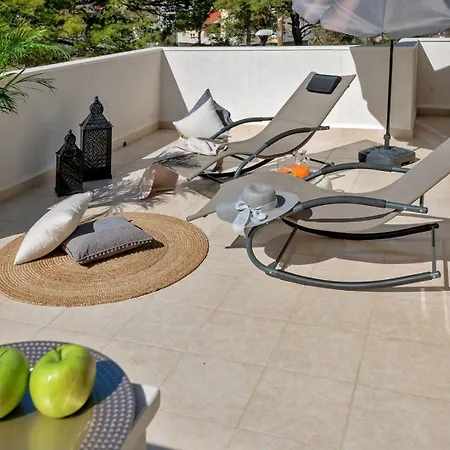 Luxury Villa Lelu With Heated Saltwater Pool, Parking, High Speed Internet, Bbq, Zrnovnica Exterior photo