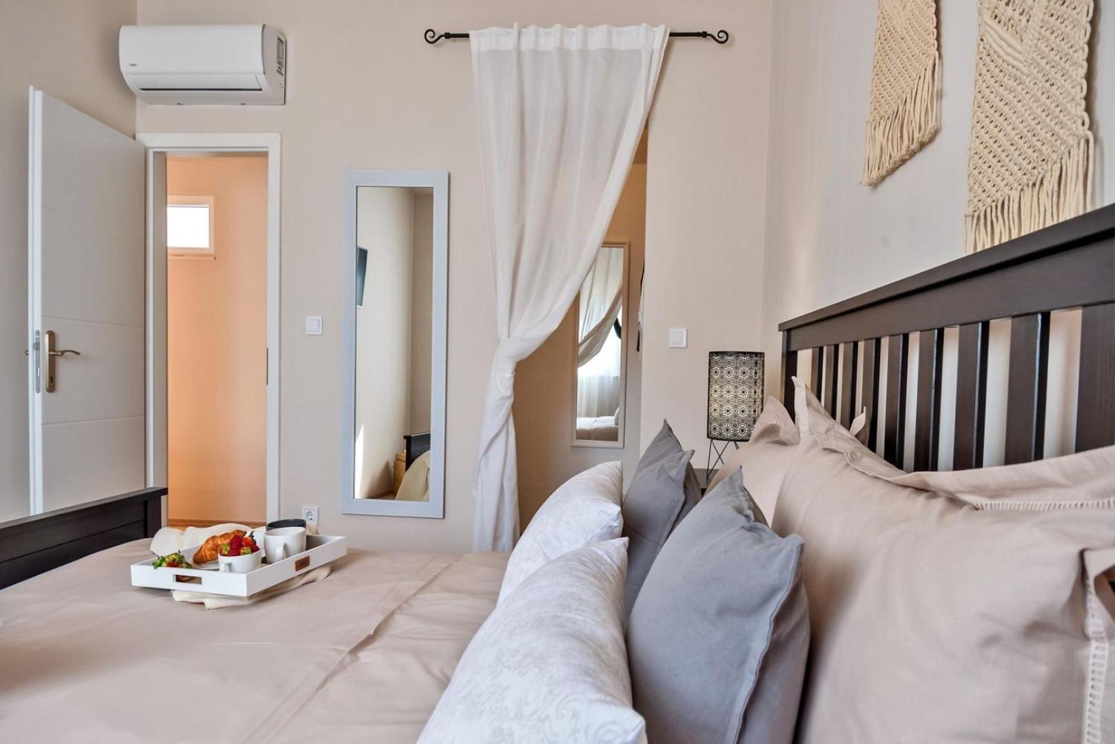 Luxury Lelu With Heated Saltwater Pool, Parking, High Speed Internet, Bbq, Villa *